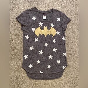Girls’ Gray BATMAN T-shirt. Size XL (14/16).